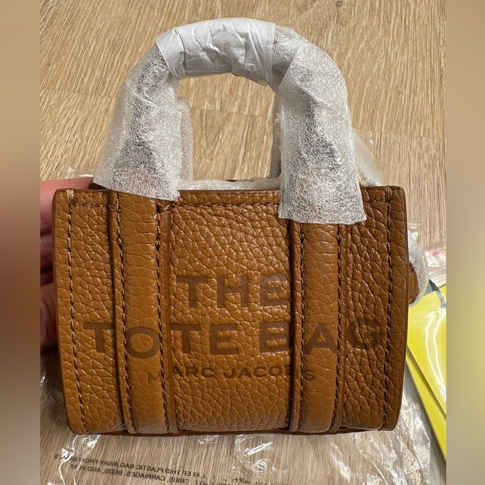 NWT Marc Jacobs Nano Tote Crossbody - Picture 3 of 6